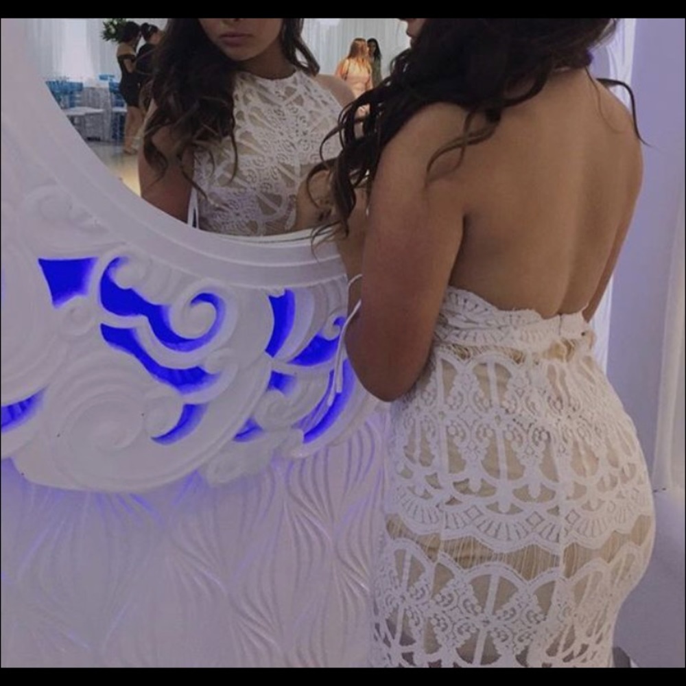 Absolutely beautiful dress
